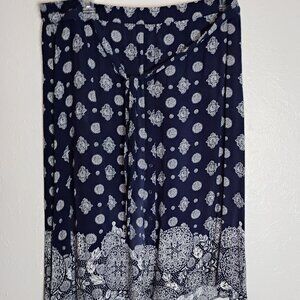 Westport woman’s Navy Blue Patterned Skirt size 1X feminine cottage core flowy